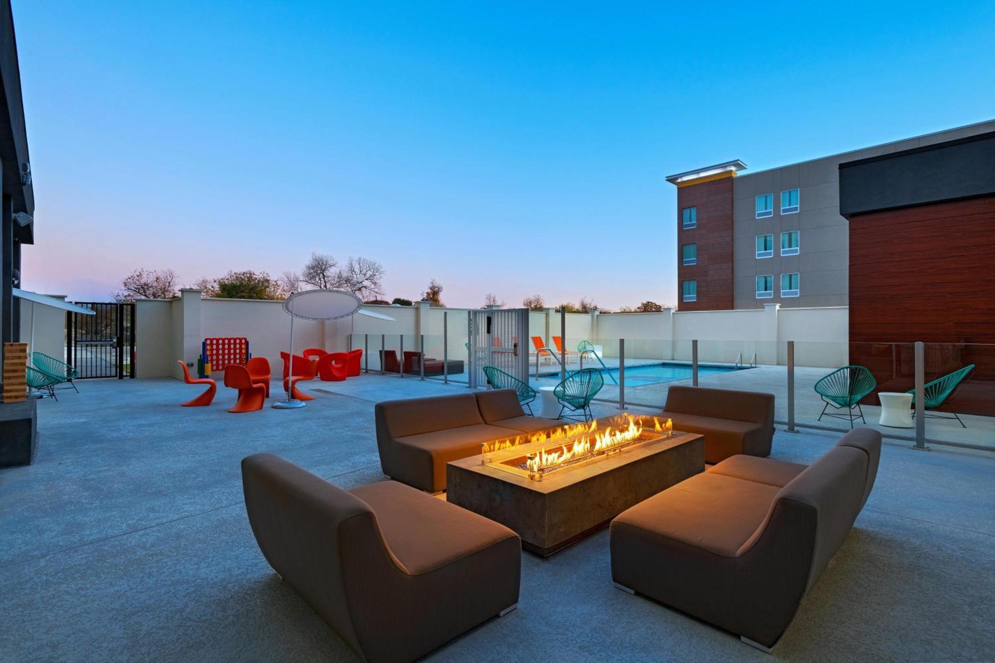Hotel Aloft Waco Downtown Exteriér fotografie